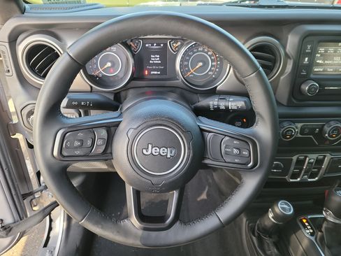 Used 2018 Jeep Wrangler Unlimited Sport S AWD/4WD image 18