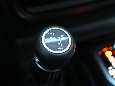 Used 2022 Jeep Wrangler Unlimited Sahara w/ Cold Weather Group image 34