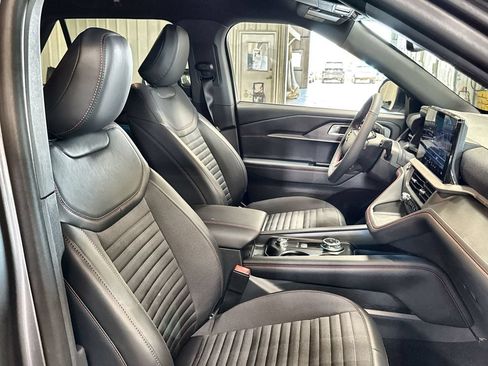 New 2026 Ford Explorer ST-Line w/ ST-Line Street Pack RWD image 32