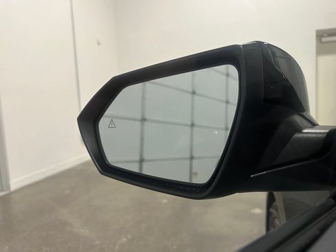Used 2025 Hyundai Elantra Limited FWD image 12