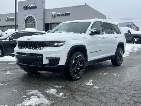 New 2025 Jeep Grand Cherokee L Limited w/ Black Appearance Package image 2