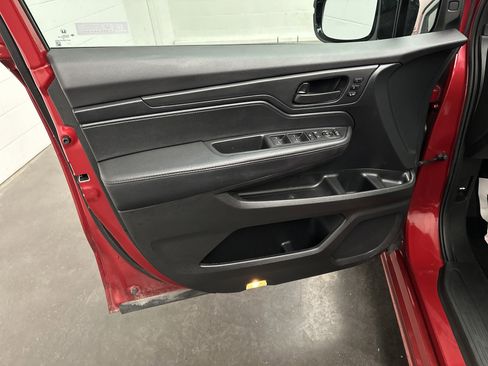 Used 2023 Honda Odyssey Sport image 17