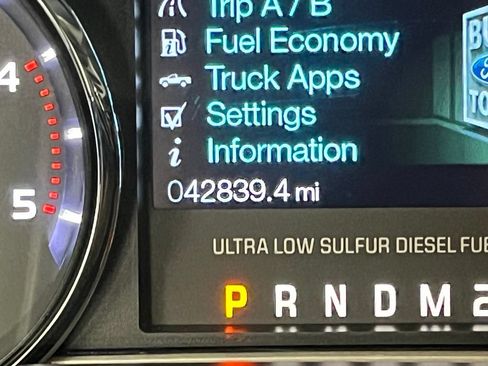 Used 2014 Ford F250 Lariat w/ Lariat Interior Package AWD/4WD image 28