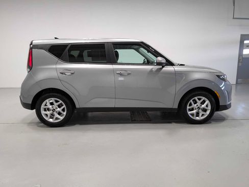 Certified 2024 Kia Soul S FWD image 7