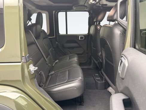 Used 2022 Jeep Wrangler Unlimited Sahara image 18