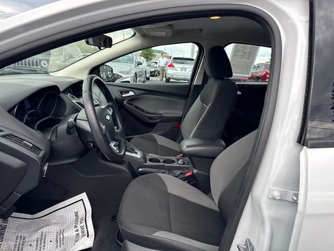 Used 2014 Ford Focus SE FWD image 9