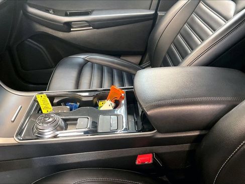 Used 2020 Ford Edge SEL w/ Cargo Accessory Package FWD image 19