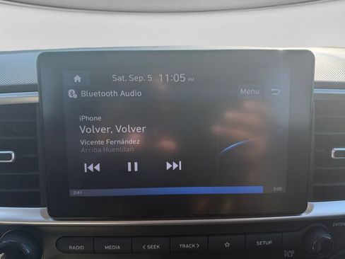 Used 2025 Hyundai Venue SEL FWD image 12