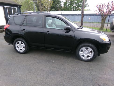 Used 2012 Toyota RAV4 4WD w/ Value Pkg image 3