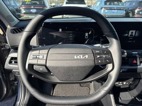 Certified 2025 Kia K4 EX image 16