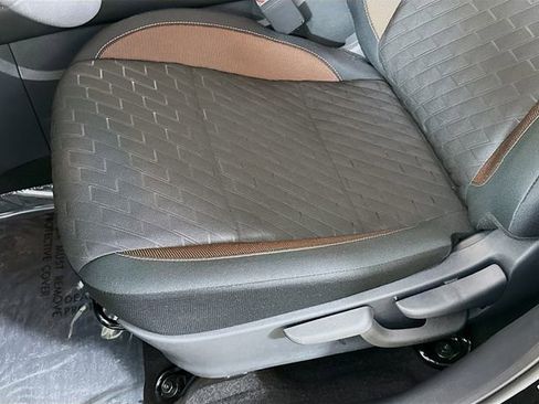 Used 2024 Nissan Kicks SR image 18