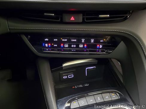 Used 2023 Buick Envision Avenir AWD/4WD image 21