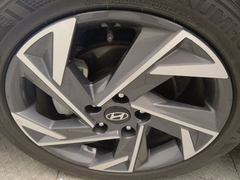 Used 2025 Hyundai Elantra Sport FWD image 31