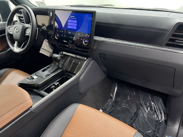 Certified 2025 Lexus GX 550 w/ Accessory Package (Z1) AWD/4WD image 12