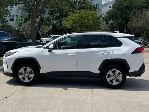 Used 2023 Toyota RAV4 XLE FWD image 3