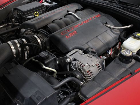Used 2005 Chevrolet Corvette Coupe w/ Preferred Equipment Group RWD image 15