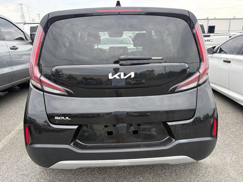 Used 2025 Kia Soul LX FWD image 4