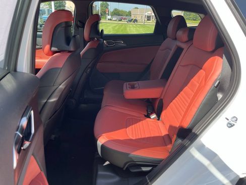 New 2026 Kia Sportage SX AWD/4WD image 11