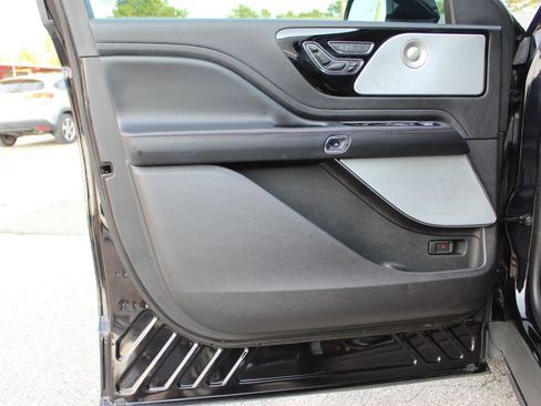 Used 2020 Lincoln Aviator Reserve w/ Equipment Group 201A RWD image 10
