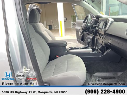 Used 2019 Toyota Tacoma SR5 AWD/4WD image 25