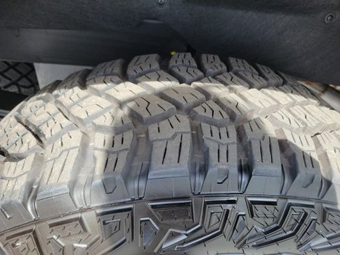 Used 2024 GMC Sierra 1500 AT4X image 30