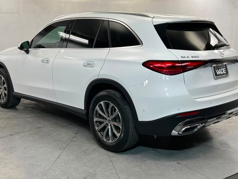 Used 2024 Mercedes-Benz GLC 300 4MATIC image 3