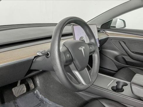 Used 2021 Tesla Model 3 Standard Range Plus image 24