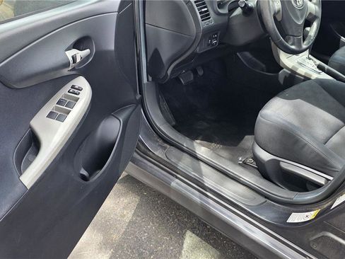 Used 2010 Toyota Corolla S FWD image 11