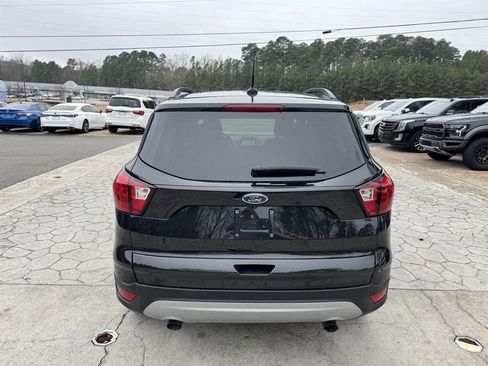 Used 2019 Ford Escape SEL image 11