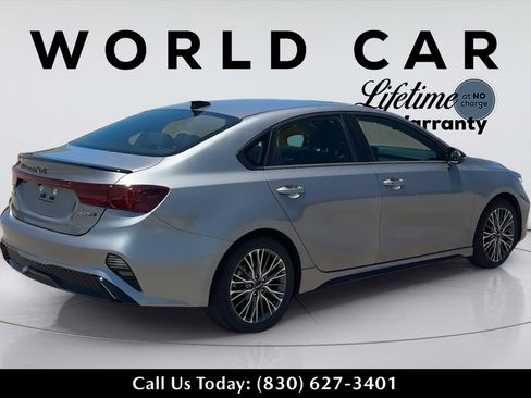 Used 2024 Kia Forte GT-Line w/ GT-Line Premium Package FWD image 3