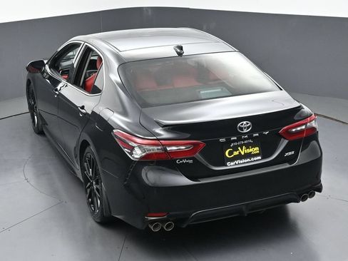 Used 2022 Toyota Camry XSE FWD image 3