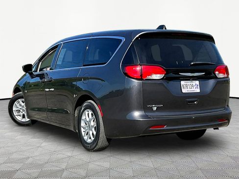 Used 2023 Chrysler Voyager LX FWD image 13