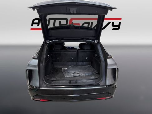 Used 2025 Cadillac Lyriq Luxury RWD image 18