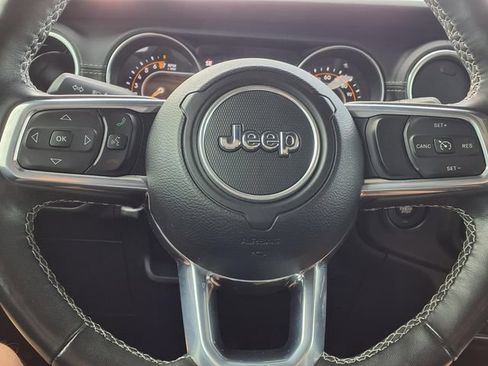 Used 2022 Jeep Gladiator Overland w/ Popular Equipment Package AWD/4WD image 13