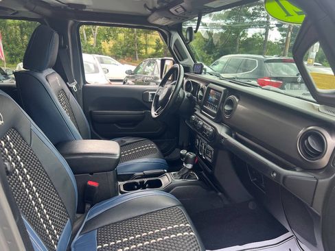 Used 2021 Jeep Gladiator Sport AWD/4WD image 11