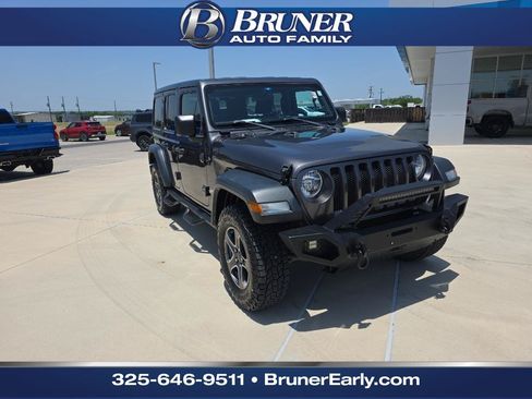 Used 2018 Jeep Wrangler Unlimited Sport S AWD/4WD image 1