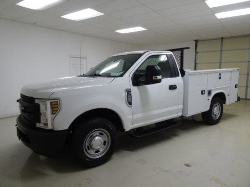 Used 2019 Ford F250 XL w/ Power Equipment Group RWD image 3