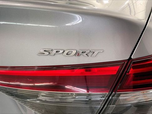 Used 2023 Honda Civic Sport image 27
