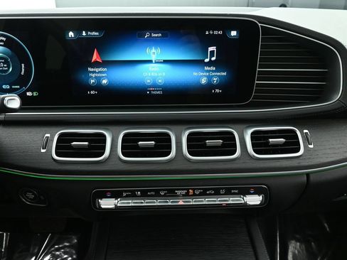 Used 2022 Mercedes-Benz GLS 450 4MATIC image 36