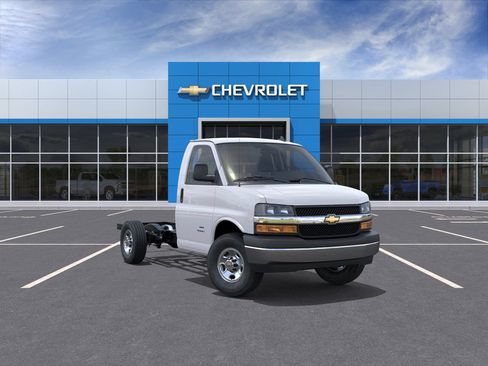 New 2025 Chevrolet Express 3500 w/ Power Convenience Package RWD image 24