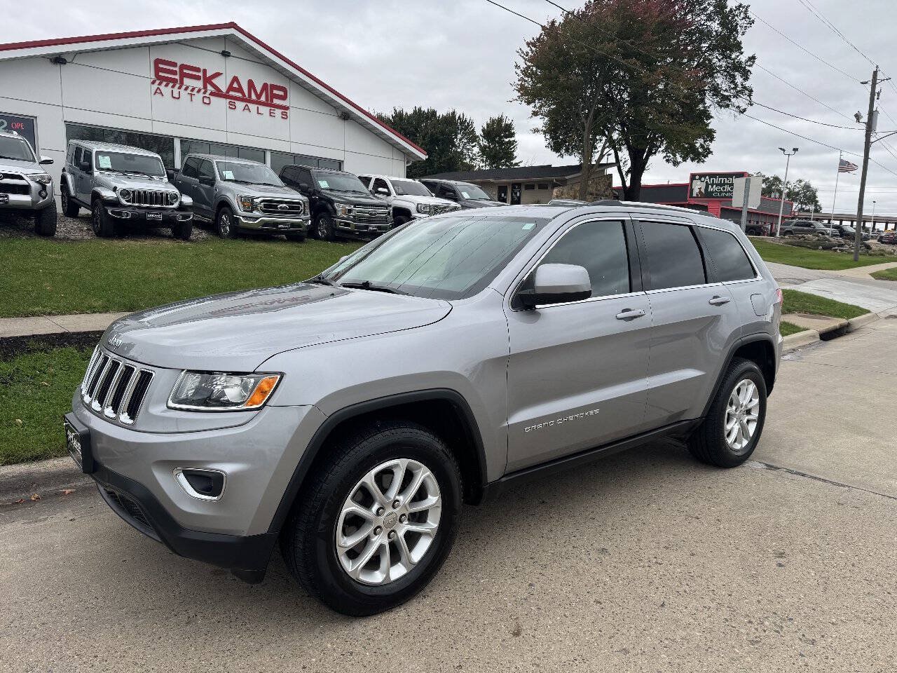 Used 2015 Jeep Grand Cherokee Laredo w/ Quick Order Package 23E AWD/4WD image 1