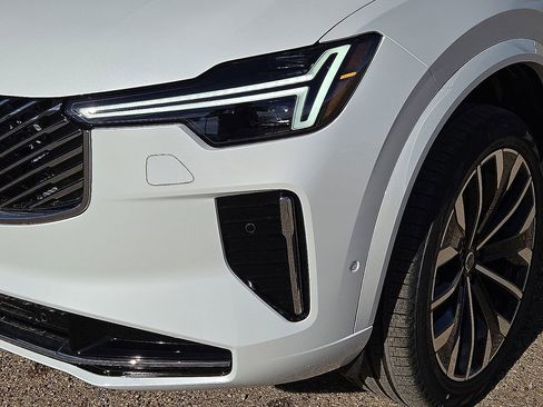 New 2026 Volvo XC90 B6 Ultra image 9