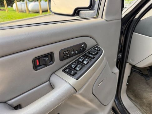 Used 2006 GMC Yukon SLT w/ SLT Preferred Equipment Group RWD image 18