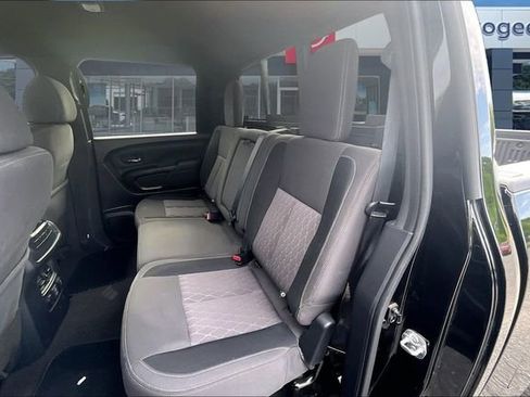 Used 2024 Nissan Titan SV w/ SV Convenience Package AWD/4WD image 19