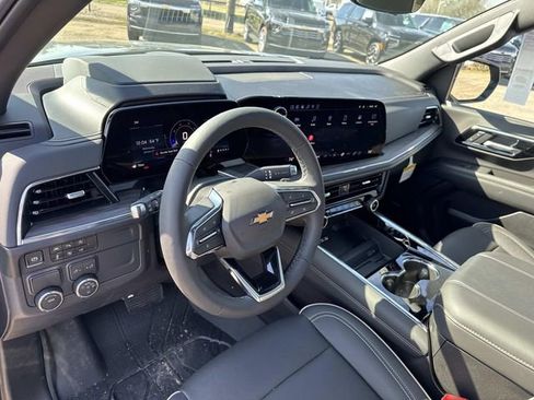 New 2026 Chevrolet Suburban Premier RWD image 41