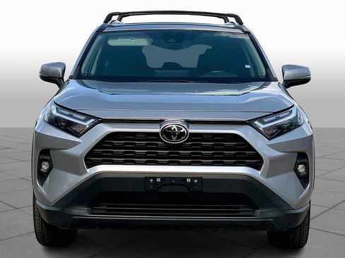 Used 2022 Toyota RAV4 XLE Premium FWD image 4