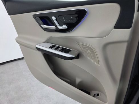 New 2026 Mercedes-Benz GLC 300 image 18