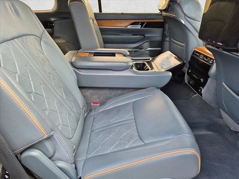 Used 2024 Jeep Grand Wagoneer Series III w/ Rear Seat Video Group 1 AWD/4WD image 23