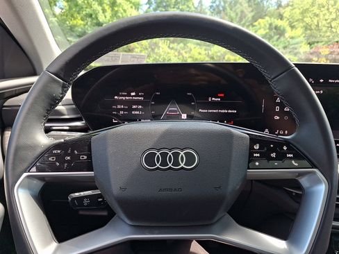 Used 2025 Audi Q5 Premium w/ Convenience Package AWD/4WD image 19