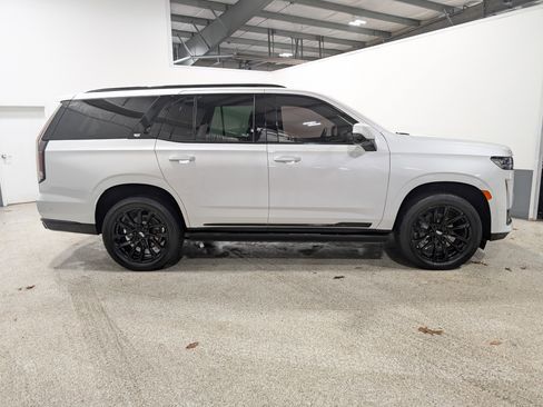 Used 2023 Cadillac Escalade Sport image 2